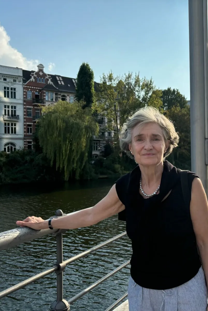 Nicole Brémond Künstlerin und Kunsttherapeutin in Berlin Nicole Brémond Künstlerin und Kunsttherapeutin in Berlin